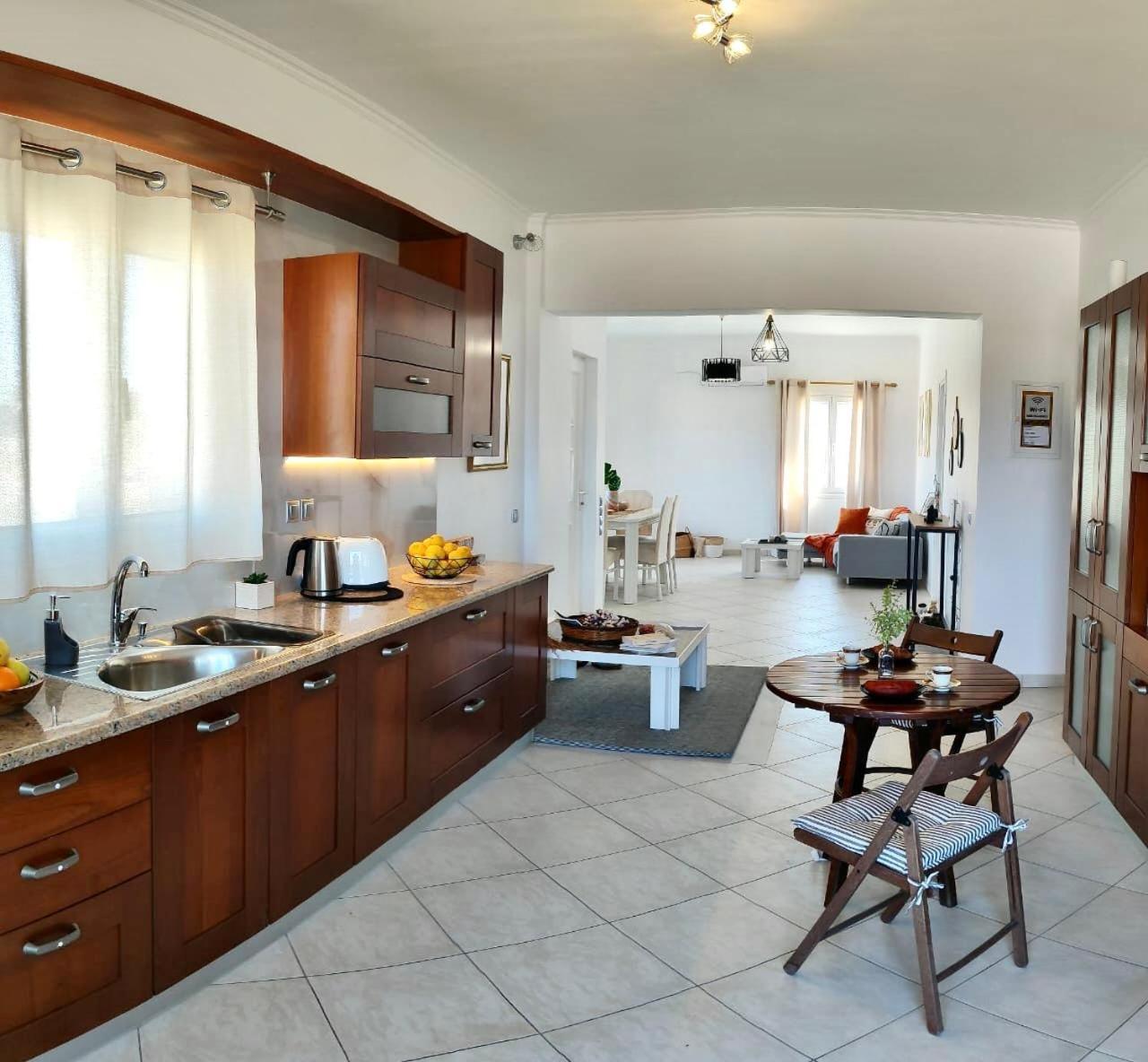 Theasis Apartments アダマス エクステリア 写真