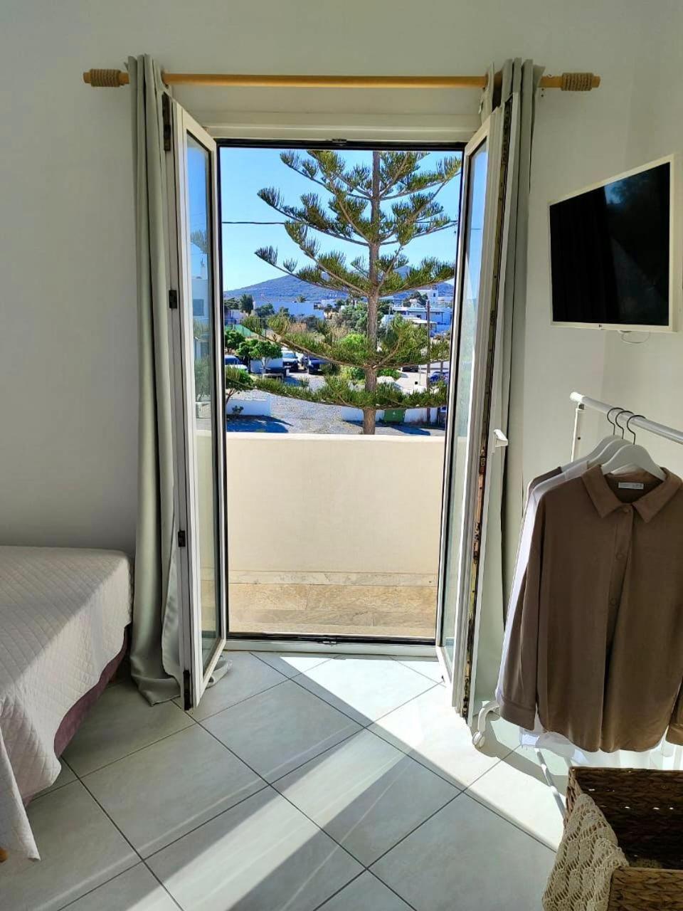 Theasis Apartments アダマス エクステリア 写真
